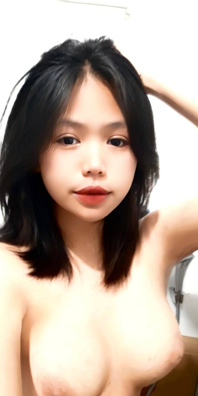 Mút vú chị ruột