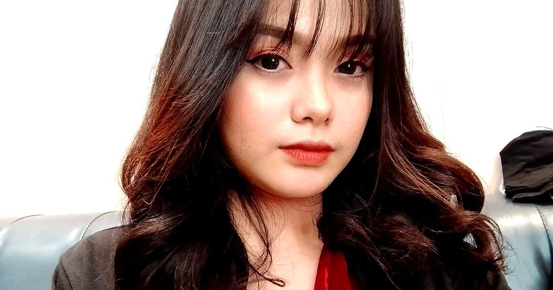 Liếc mắt đưa tình với chú công nhân độc thân